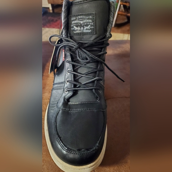 New Men's Levi's High Top Sneaker Black /white Comfort insole 13 - Picture 11 of 12